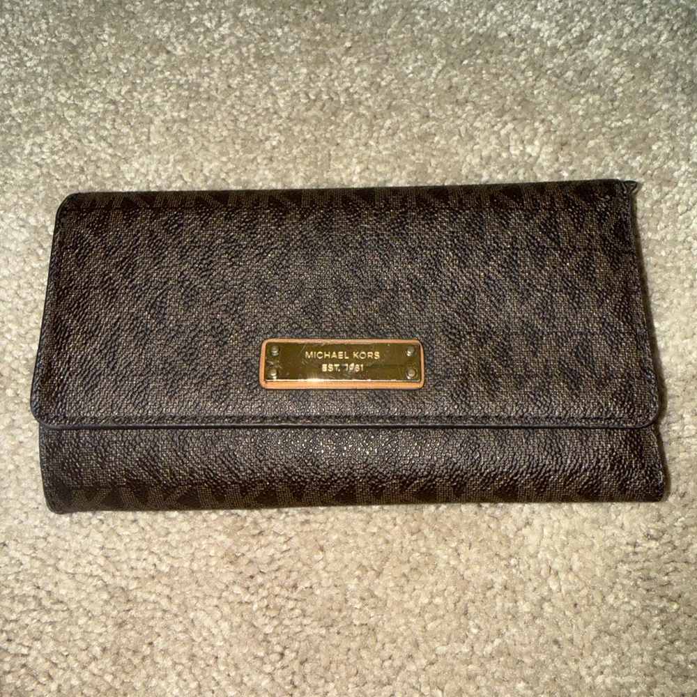 Michael Kors Jet Set Signature Flap Wallet – Brown/Tan